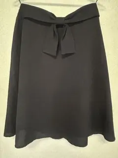 リボン付き黒フレアスカート