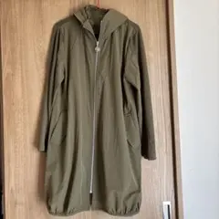 オリーブ色 薄手コート
