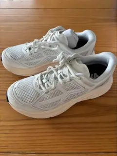 【新品】HOKA ONE ONE CLIFTON ONE 9 26.0cmのサムネイル
