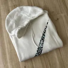 NIKE ナイキ フード付きパーカー ヒョウ柄 ホワイト