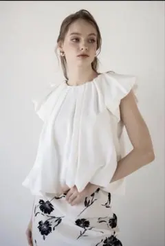 Acka. drape volume tops ベージュ - メルカリ