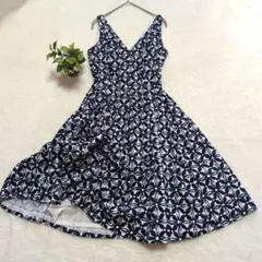 ✧美品　ローレンラルフローレン　花柄Aラインワンピース2 膝丈　ノースリーブ　青