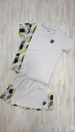 ローチェ　テニスウェア　上下セットのサムネイル