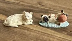 猫の置物(2つ)
