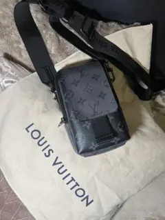 美品】LEXUS レクサス ボディバッグ パンチングレザー ブラック - メルカリ