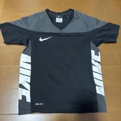 ナイキ　サッカーシャツ　XS 140cmくらい