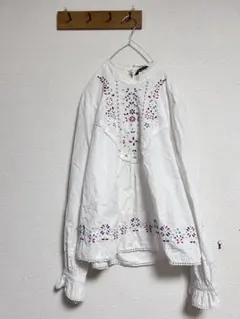 ZARA 刺繍入りホワイト長袖ブラウスサイズLXSエスニックデザイン