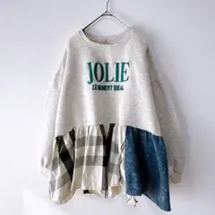 古着リメイクスウェット　異素材フリル　裏起毛　ロゴ刺繍　長袖トレーナー