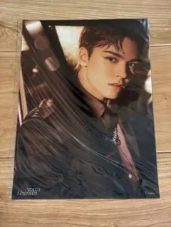 SEVENTEEN バーノン　Attacca weverse クリアポスター