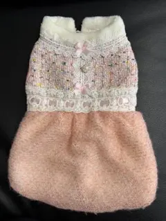 ピンクのフリース犬服 レース装飾付き