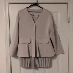 Deux ノーカラージャケット ベージュ