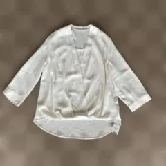 【新品】イング オフホワイトブラウスMのサムネイル