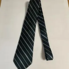 【新品、シルク】CHAPS ネクタイ グリーン系 ストライプ柄のサムネイル