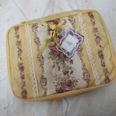 旅行用ポーチ　花柄　KARIN