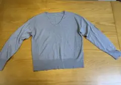 グレー Vネック 長袖ニット