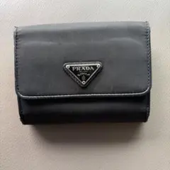 プラダ　ナイロン　三つ折り財布　レディース