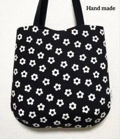 トートバッグ　肩掛けトートバッグ 　北欧風　花柄　ブラック　　　ハンドメイド