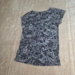 抽象模様 半袖Tシャツ 黒と白
