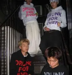 DRUNK FOR EVER ロゴ プルオーバー パーカー ブラック - メルカリ