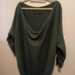 美品　グリーン ドレープネック ニットセーター緑　7部袖　深緑