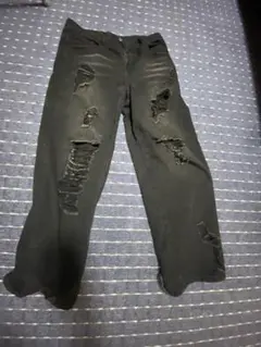 ダメージデニムパンツ　ブラック