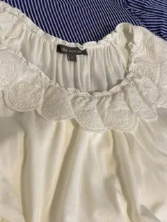 LAURA ASHLEY 半袖 刺繍襟カットソー　ドローストリング　アイボリーのサムネイル