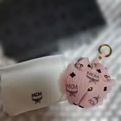 Item thumbnail for item 7ce050c2-5208-43c9-9c06-858f8cd49ec5