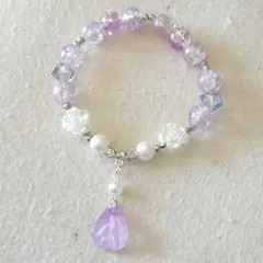 パープル爆裂(花火)ガラスビーズリーフチャーム付きブレスレット