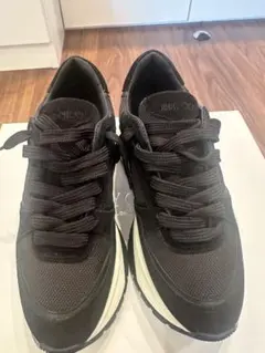 JIMMY CHOO ブラック スニーカー