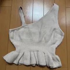 ☆期間限定値下げ☆NICE CLAUP アシンメトリービスチェ クリーム色のサムネイル