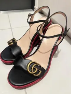【美品】GUCCI ブラックレザーウェッジサンダル マーモント