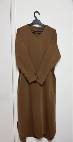 ブラウン Vネック 長袖ワンピース　M 茶　秋冬春