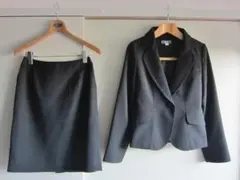 IST レディース　ビジネススーツ上下ジャケット スカート 黒 シルバー糸 7号