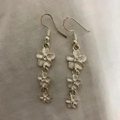 セット販売可！　花モチーフのクリスタルピアス