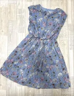 テチチ　花柄　ワンピースのサムネイル
