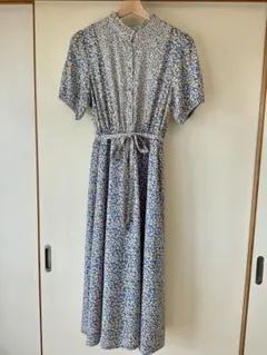 レイカズン　小花柄ロングギャザーワンピース