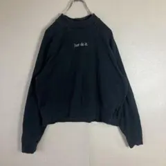 ナイキ　刺繍デザイン　スウェットトレーナー　短丈