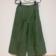 ワイドパンツ　ストラップ付き ズボン