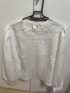 ホワイト レース装飾 長袖シャツ