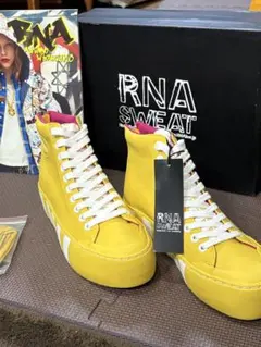 RNA SWEAT ハイカットスニーカー イエロー