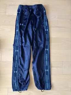 UNDER ARMOUR ロゴテープ ジャージ　ズボンのサムネイル