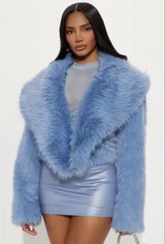 新品タグ付fashionnovaライトブルー ファージャケット水色ギャル