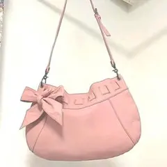 ● かわいいピンクのショルダーバッグ 中にネコちゃんがいっぱい(=^..^=)