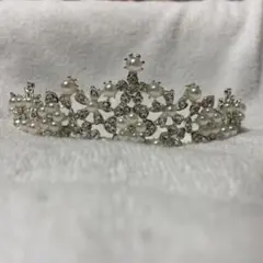 ★ティアラ　ヘッドアクセサリー　髪飾り　ウェディング　ブライダルアクセサリー★