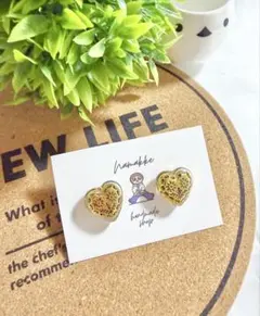 【A-10-2】　ハートピアス(ゴールド)