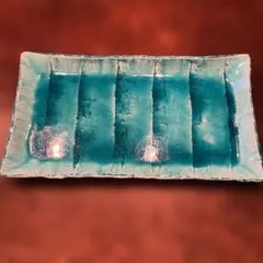 美濃焼】深青 瑠璃釉 長角皿 大皿 菖蒲文様 線彫り 波縁 盛皿 和食器
