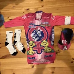 RAPHA + PALACE コラボジャージ パレス スケートボード」からサイクリングジャージなどが登場、ラファ