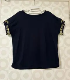 グラニフ 花柄刺繍 カットソー ネイビー Fのサムネイル