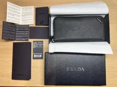 PRADA サフィアーノトライアングル財布 ブラック