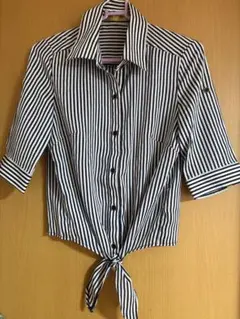 CECIL McBEE セシルマクビー モノトーンストライプ柄シャツのサムネイル